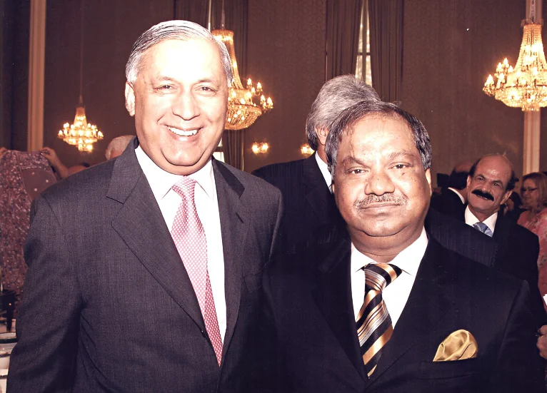 Chairman-with-Mr.-Shaukat-Aziz